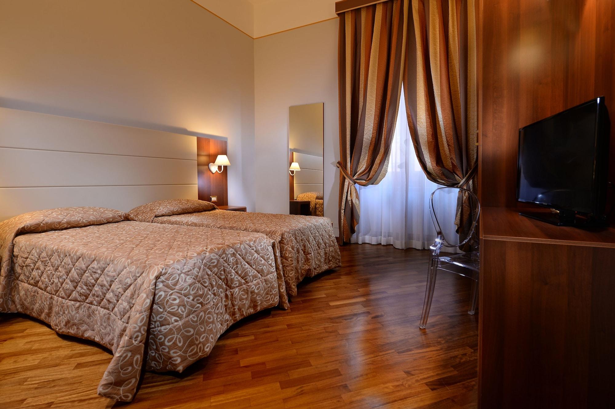 Hotel Golden 2*