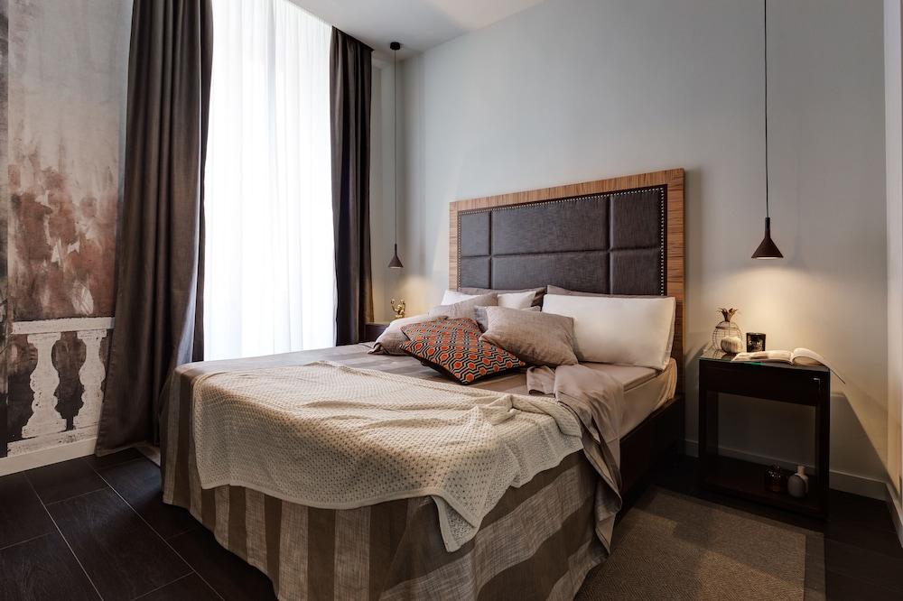 Intown Luxury House