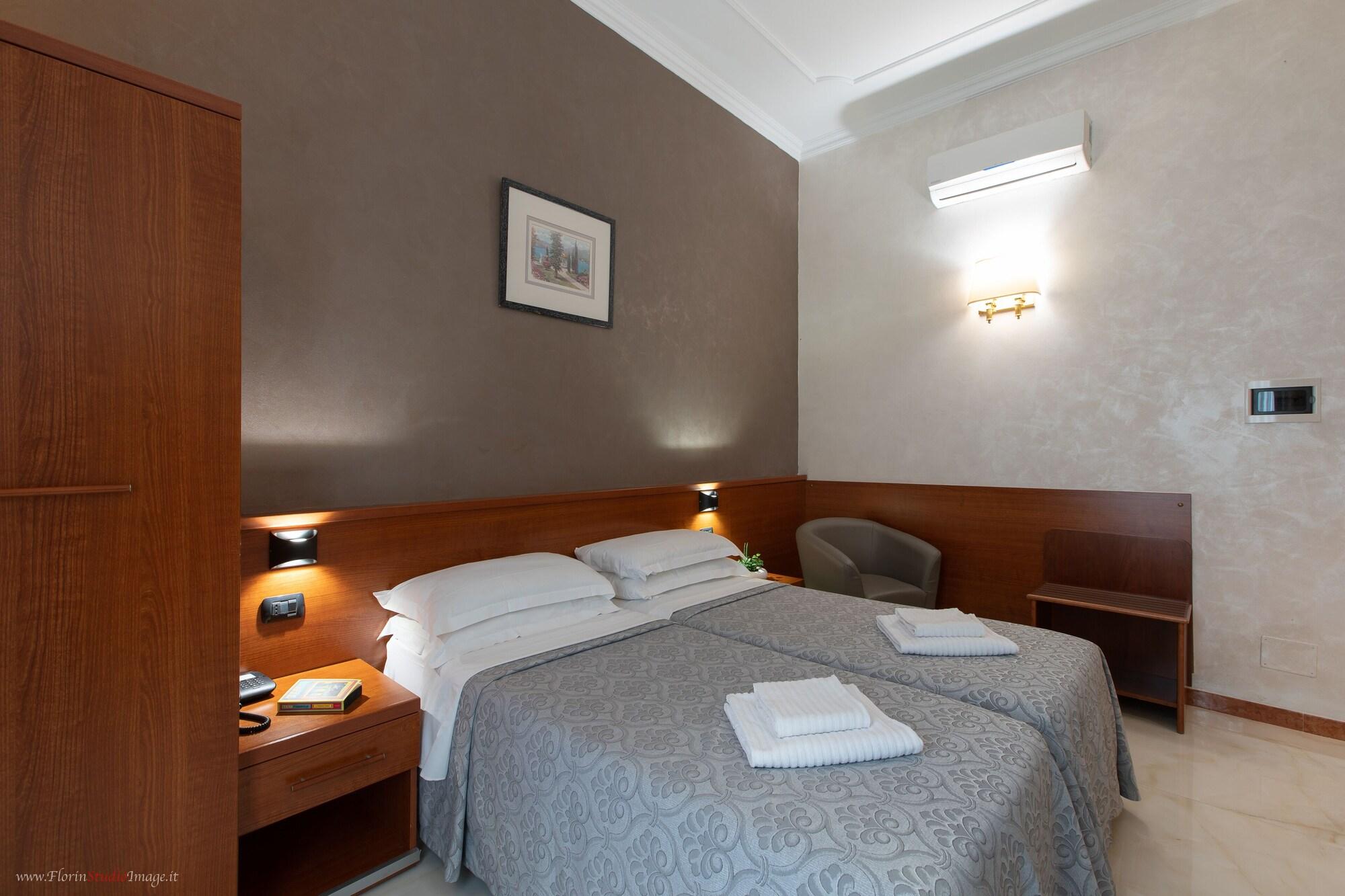 Centro Cavour 3* Rom