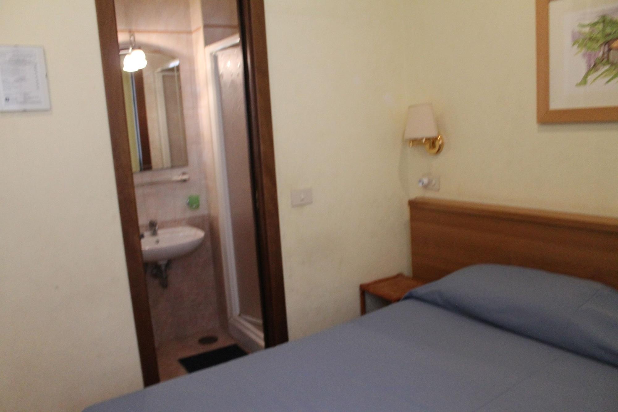 Pomezia Hotel 2*