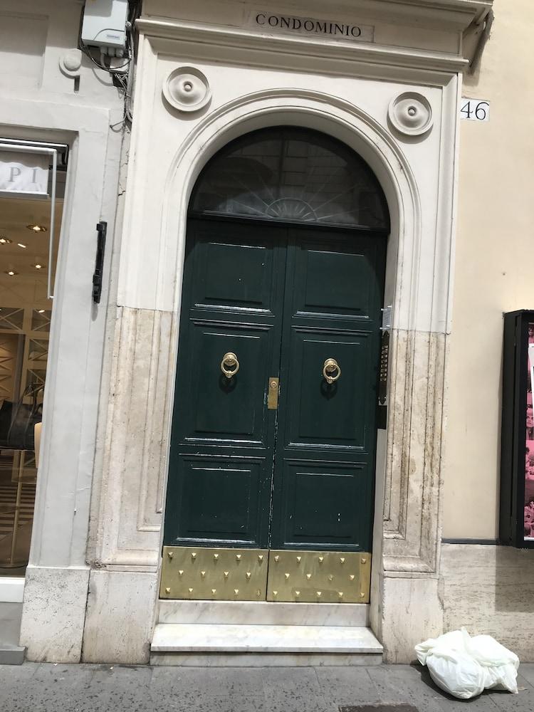 Ht Romeo Al Babuino Gjestgiverier Roma