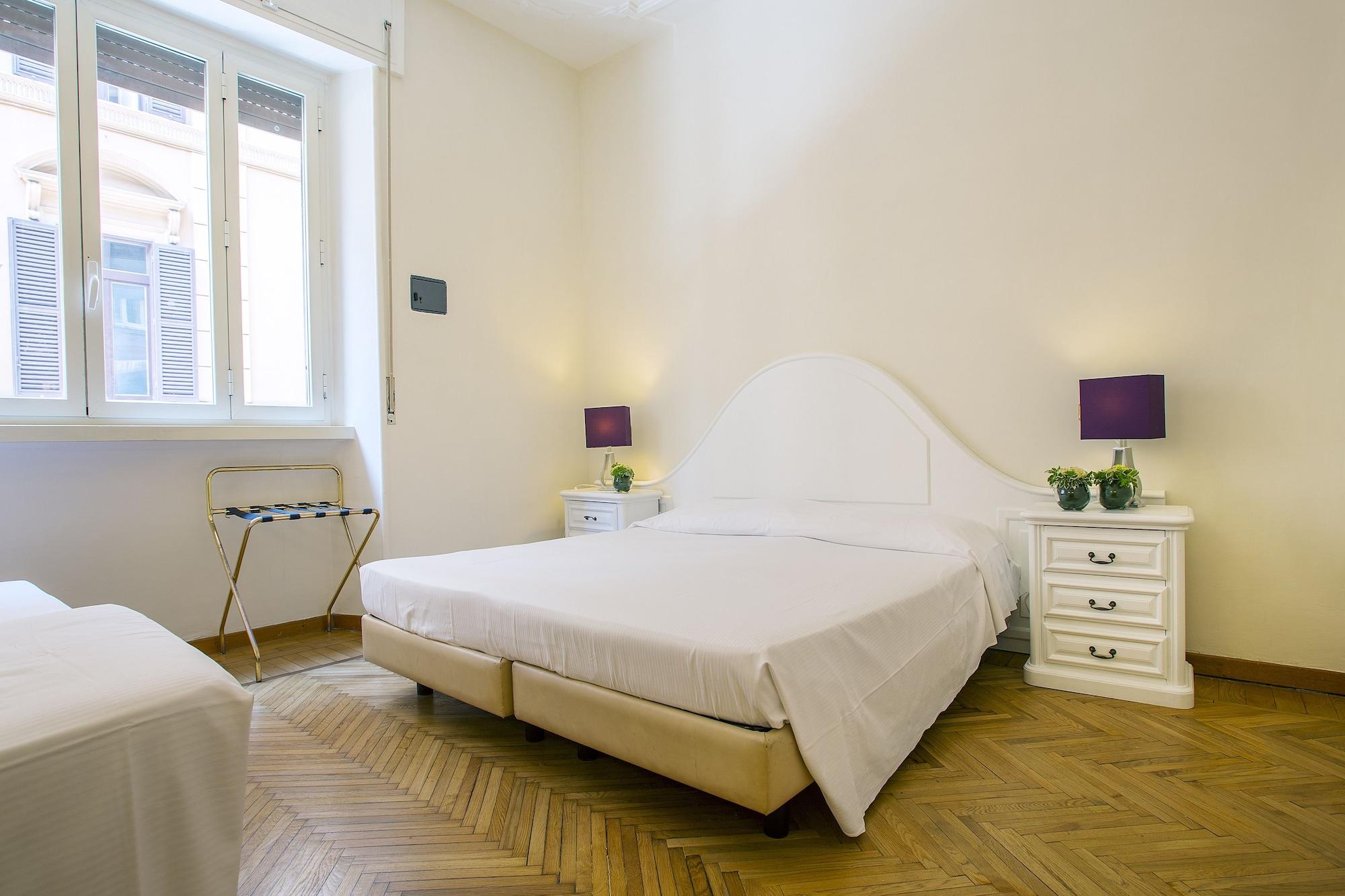 Hotel Trinita Dei Monti 3*
