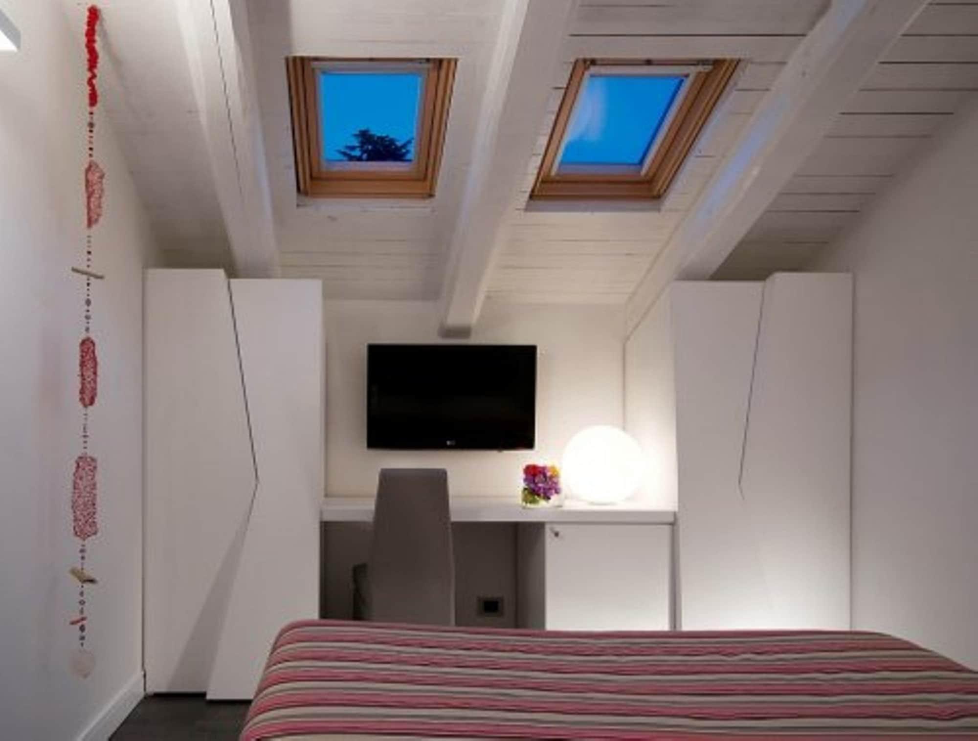 Hotel De 3*