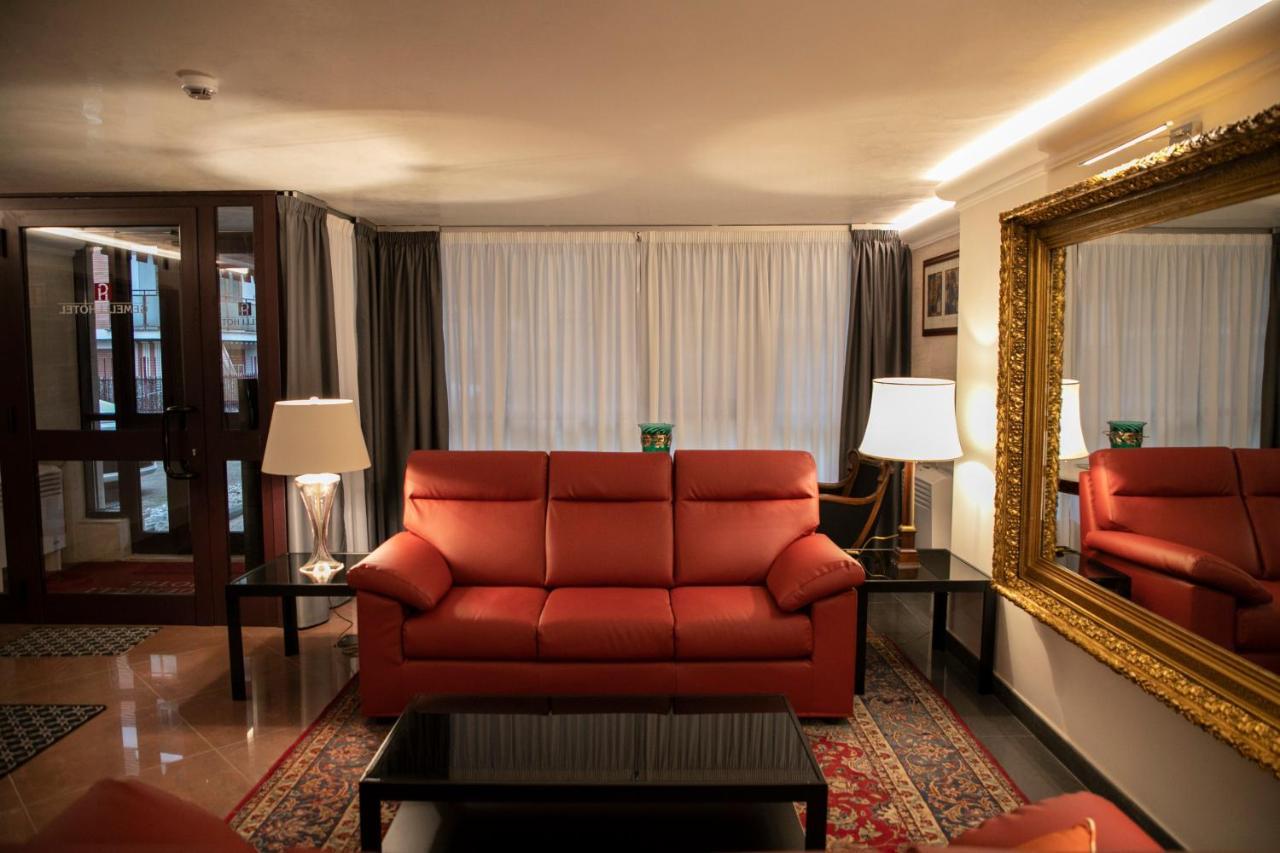 Gemelli Hotell 3*
