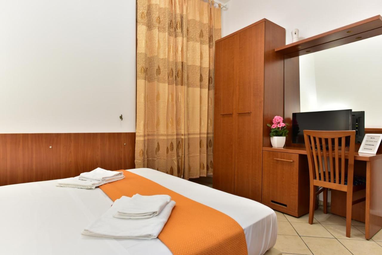 Bed & Breakfast Terminal House