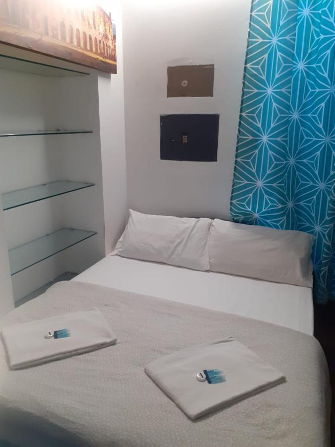 Happy Albergue Roma