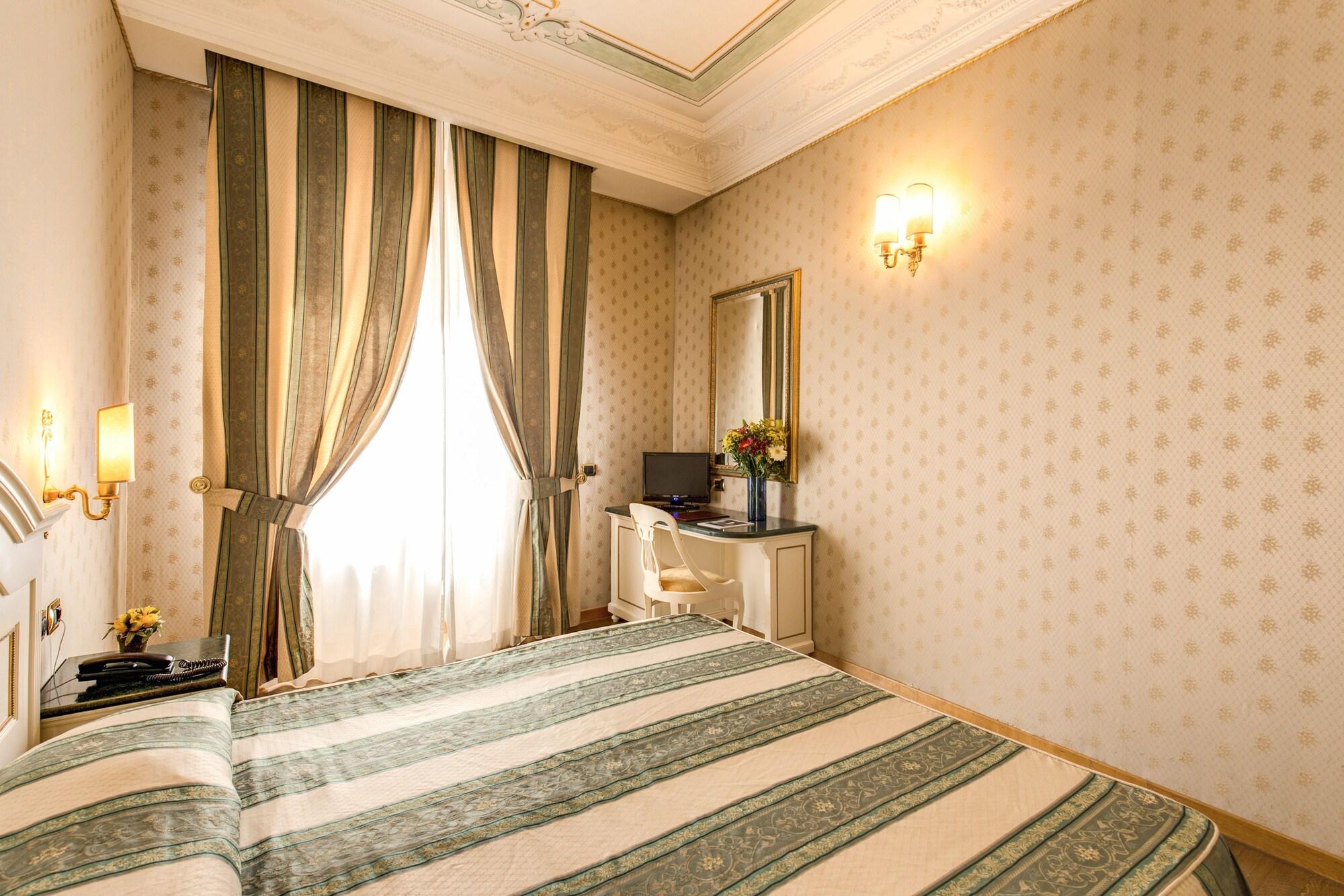 La Lumiere Di Piazza Di Spagna Hotel