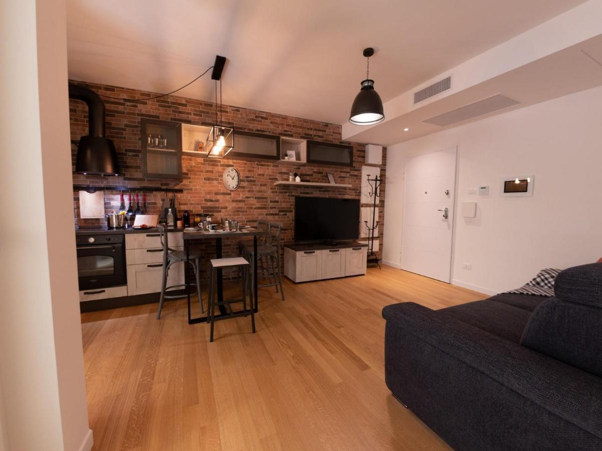 The Rent - Modern Close To Sant'agnese Metro Station * Roma