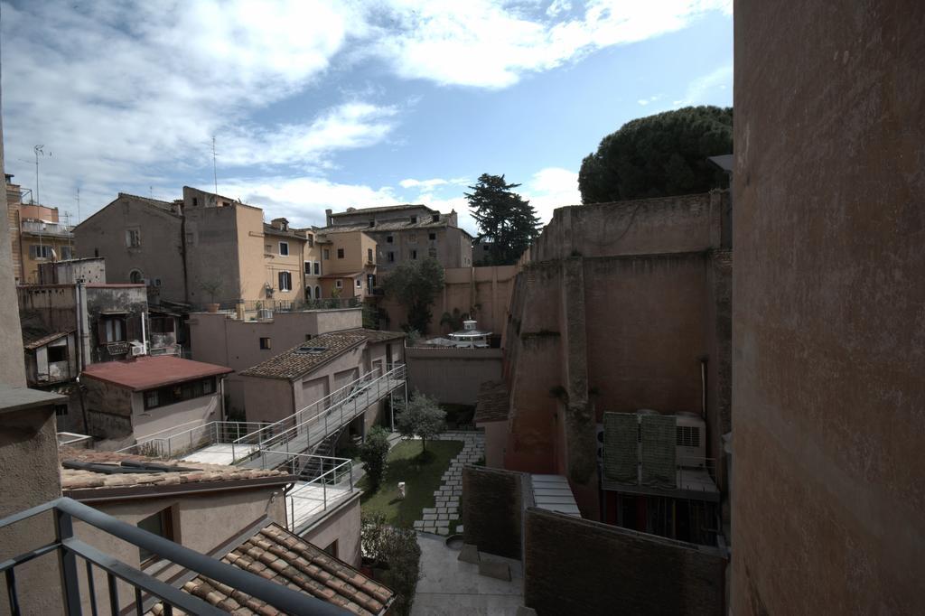 Hotel De Roma