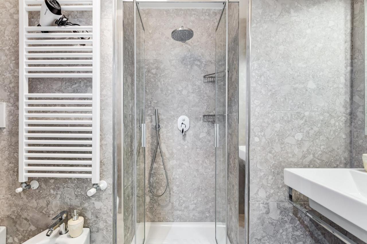 Trevi Fountain - Shabby - Romedreamhome