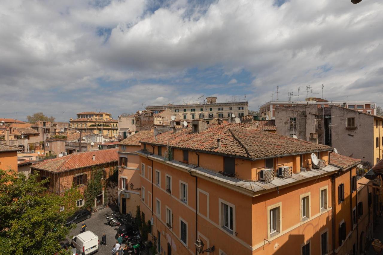 Amazing Penthouse With Terrace And Rooftop In Trastevere