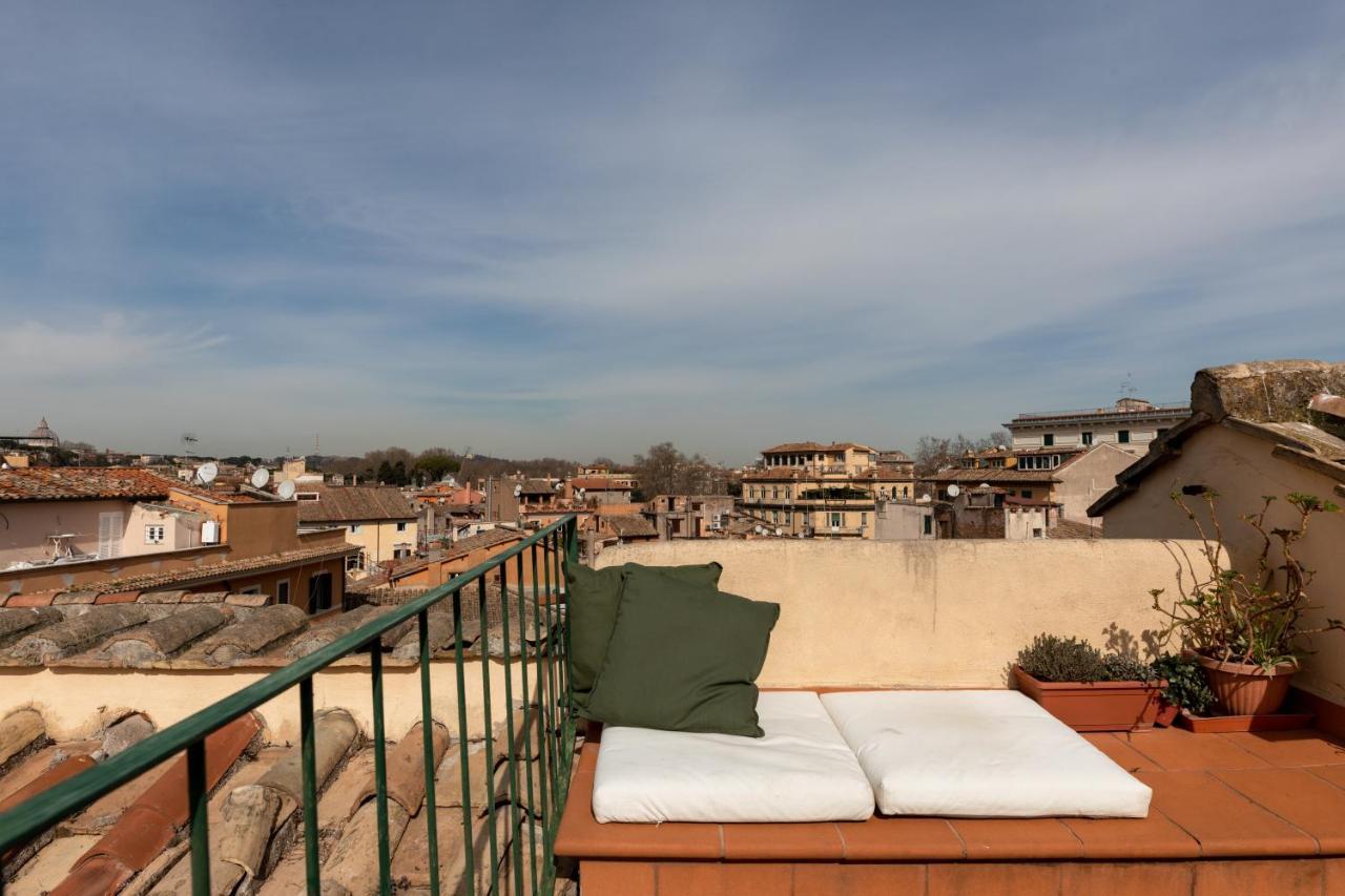 Amazing Penthouse With Terrace And Rooftop In Trastevere Roma