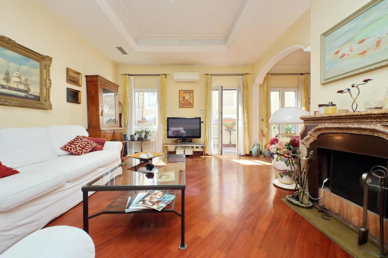 4bnb - Luxury Trevi W Terrace Apartment Rome
