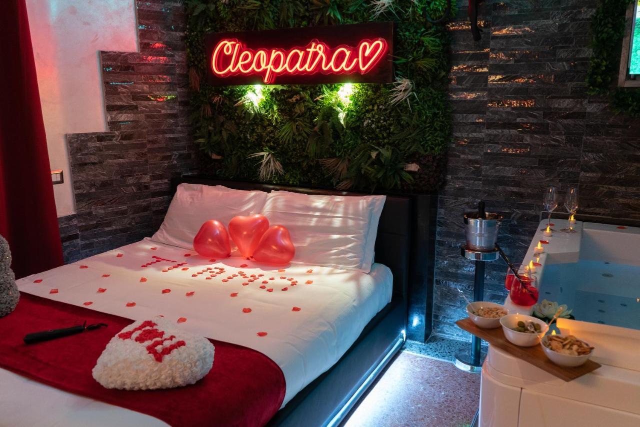 Cleopatra 3*