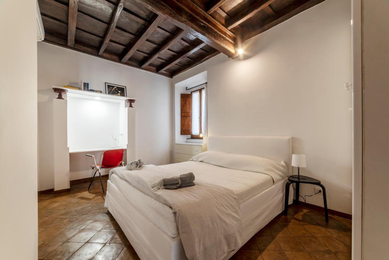 Colosseo & Fori Imperiali Wooden Flat Apartment Rom