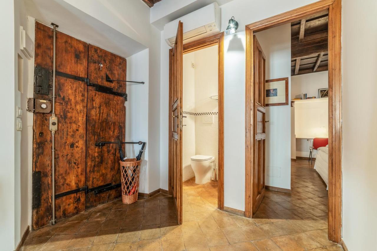 Colosseo & Fori Imperiali Wooden Flat Apartment