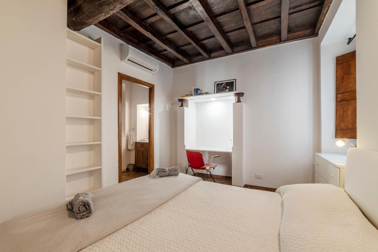 Colosseo & Fori Imperiali Wooden Flat Apartment Rom