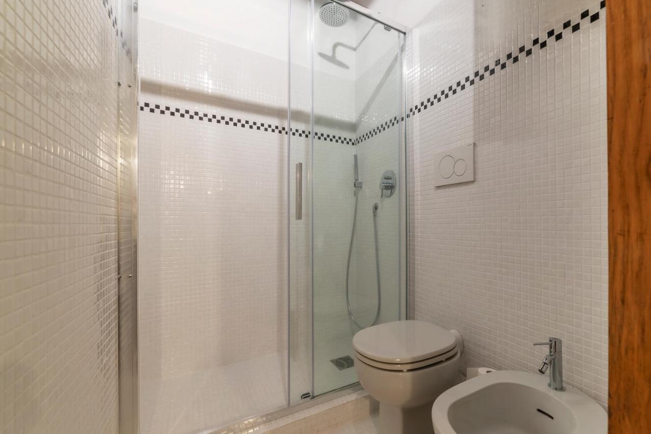 Colosseo & Fori Imperiali Wooden Flat Apartment
