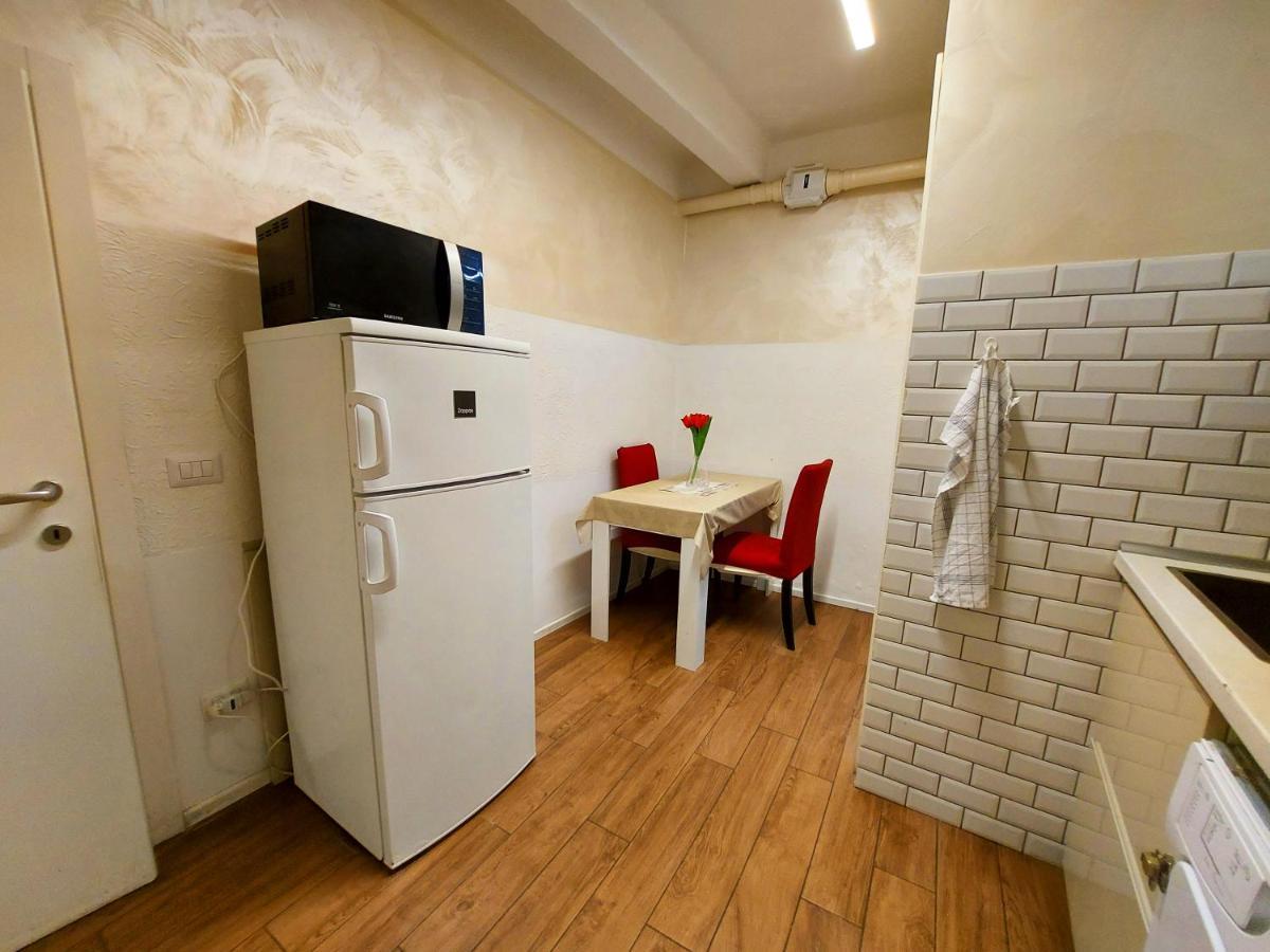 Free Breakfast - Big In The Heart Of Roma