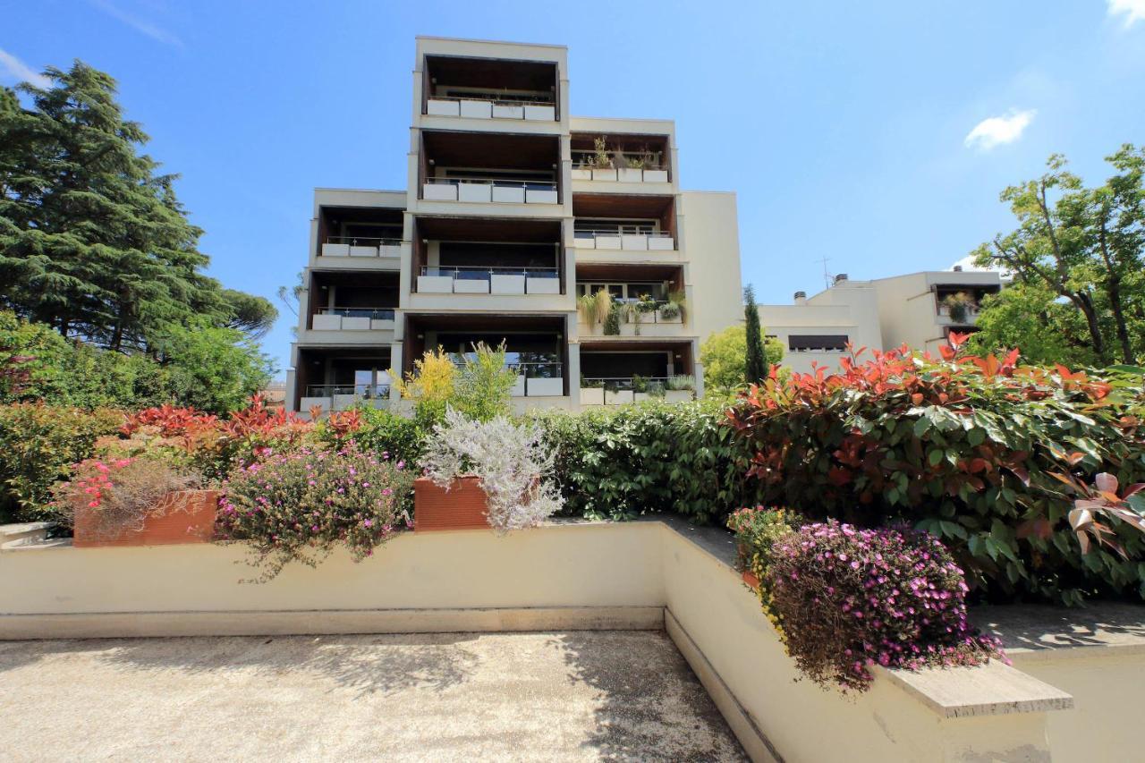 Luxury Aurelia With Swimming Pool Apartamento *
