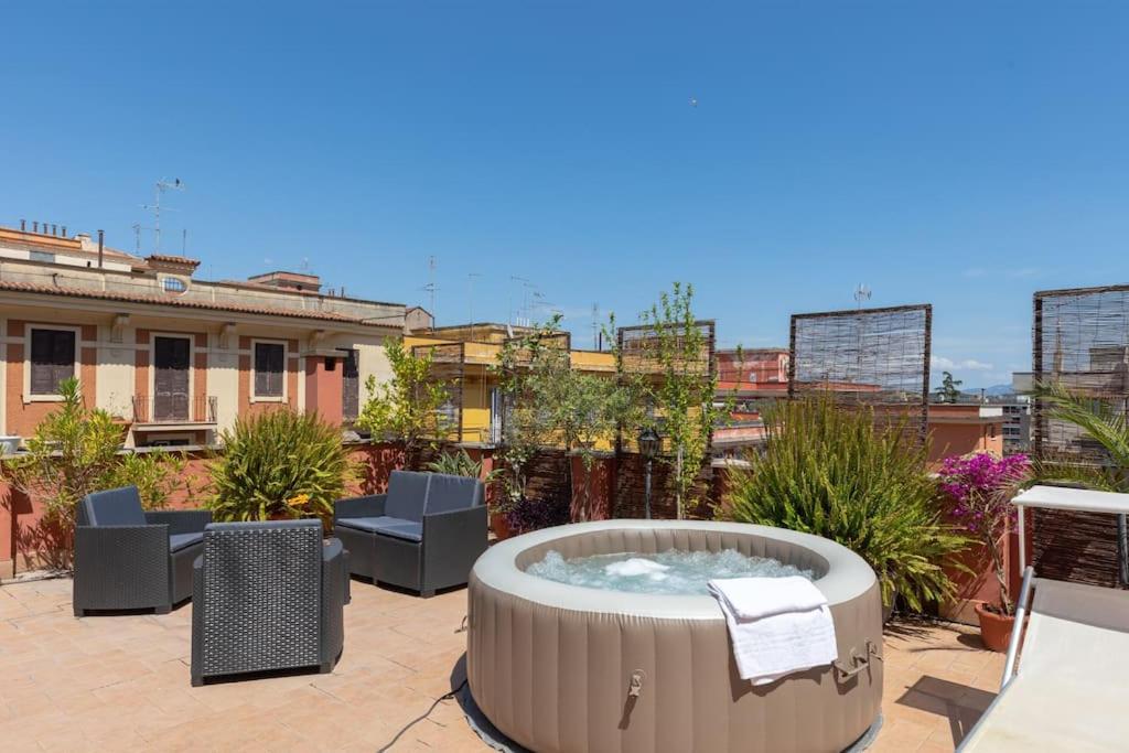 Appartamento Penthouse With Jacuzzi On Private Terrace In Trastevere Roma