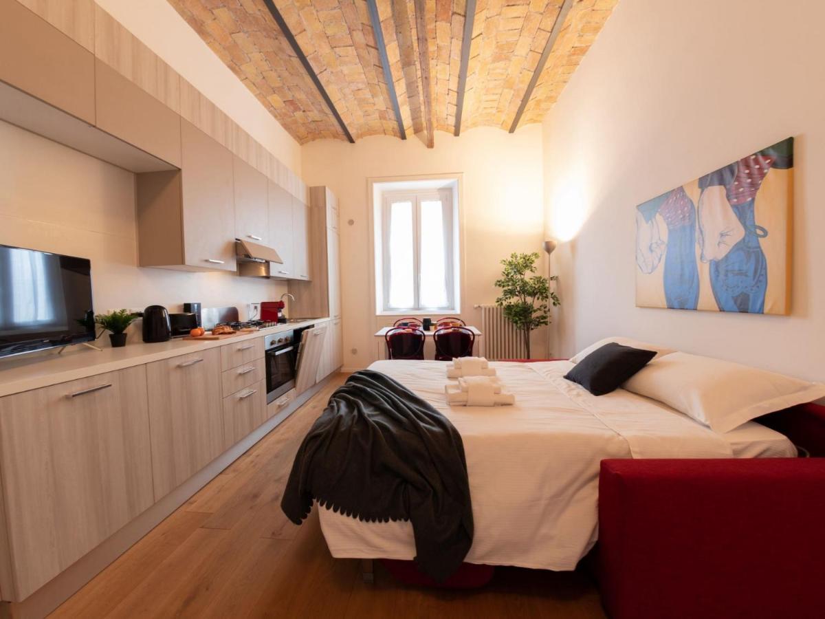 The Rent - One-bedroom Near San Pietro *