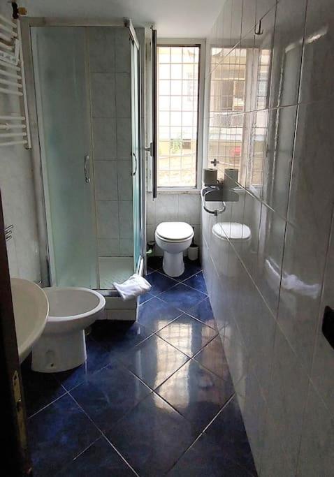Gemelli Holidays -2 Easy Lofts, Groundfloor With Courtyard, Mezzanine Bedroom, Baby & Pet Friendly, Near Monte Mario Station Connecting To Center In 20 Minutes, 2 Steps From Bus, Groceries, Restaurants, Park, Cycle Path - Warm Guest Care In 4 Languag Roma