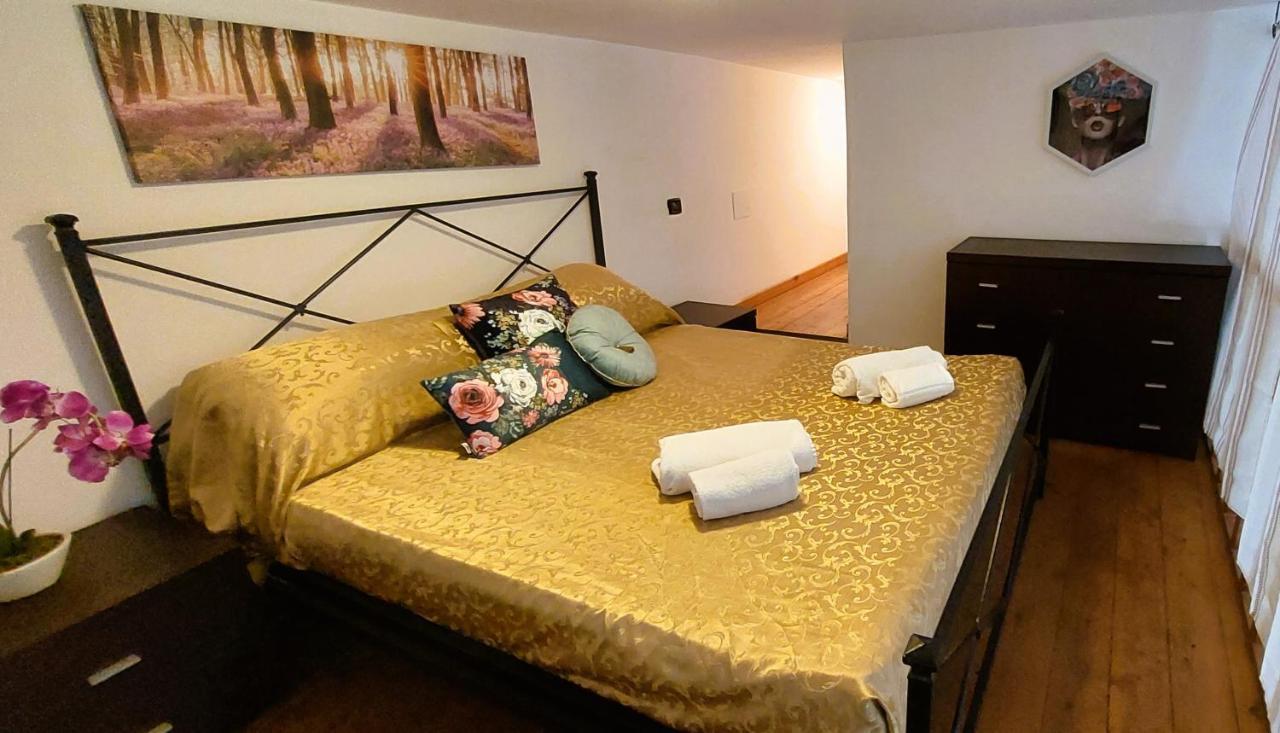 Gemelli Holidays -2 Easy Lofts, Groundfloor With Courtyard, Mezzanine Bedroom, Baby & Pet Friendly, Near Monte Mario Station Connecting To Center In 20 Minutes, 2 Steps From Bus, Groceries, Restaurants, Park, Cycle Path - Warm Guest Care In 4 Languag * Roma