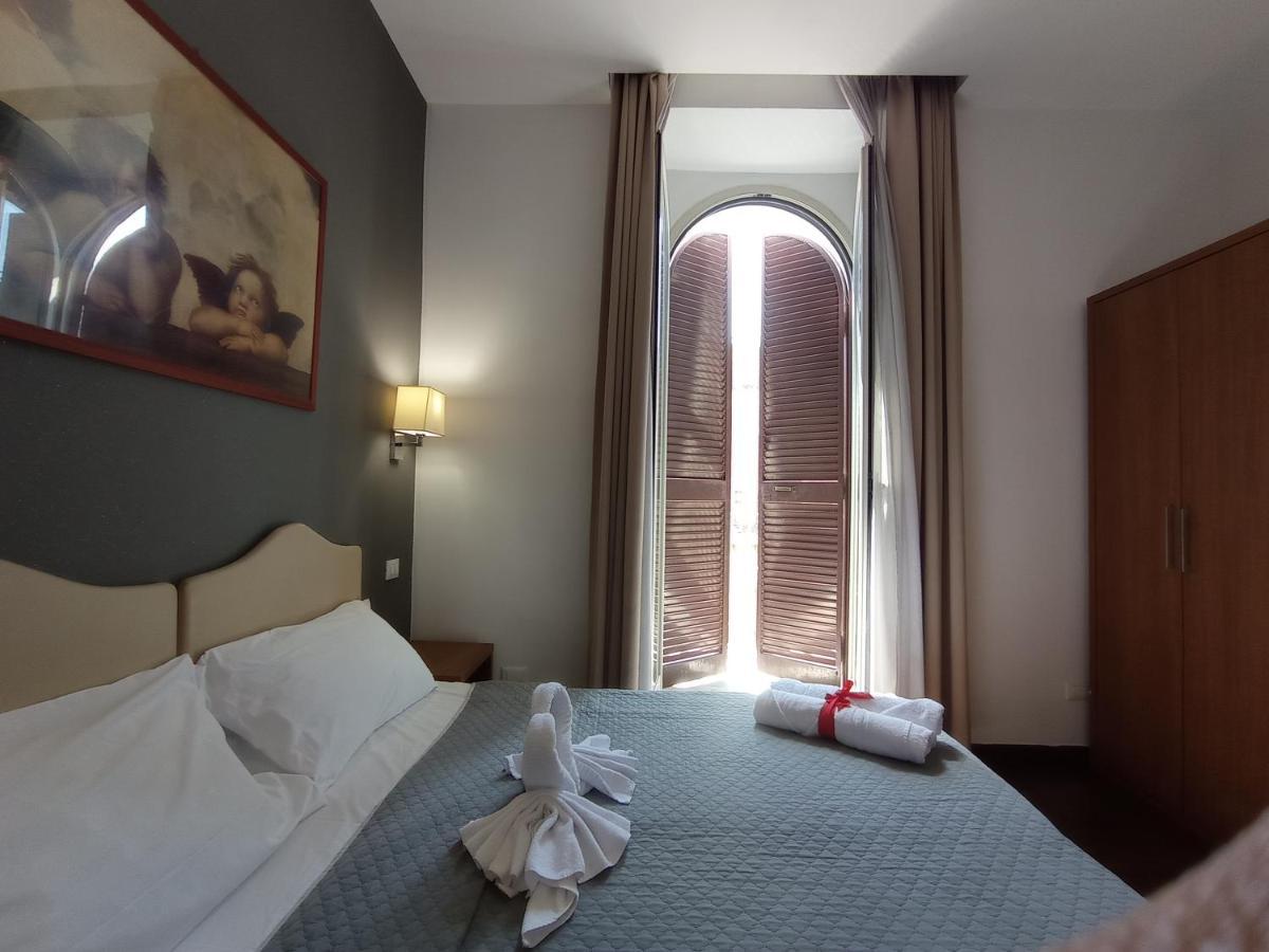 Hotel Travellers 2*