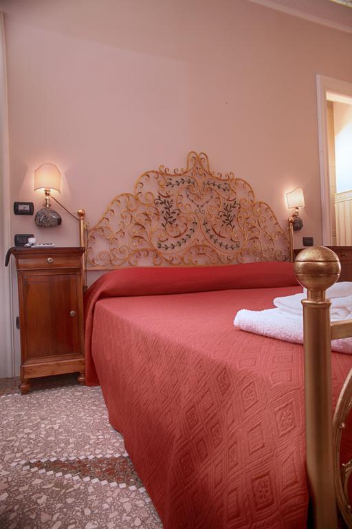 Casa de hóspedes Domus Real Cardello 2*