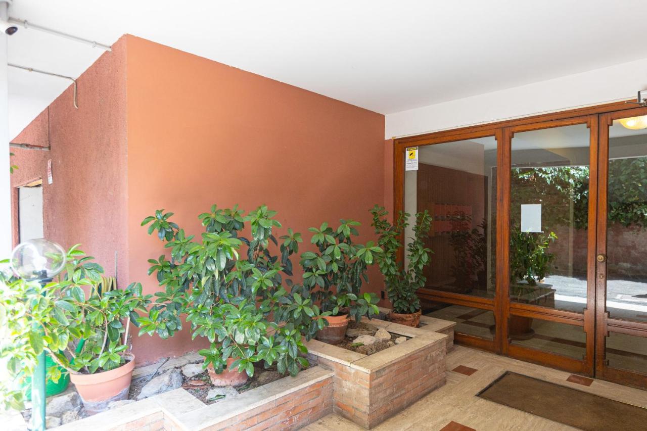 Ponte Milvio-rental In Roma