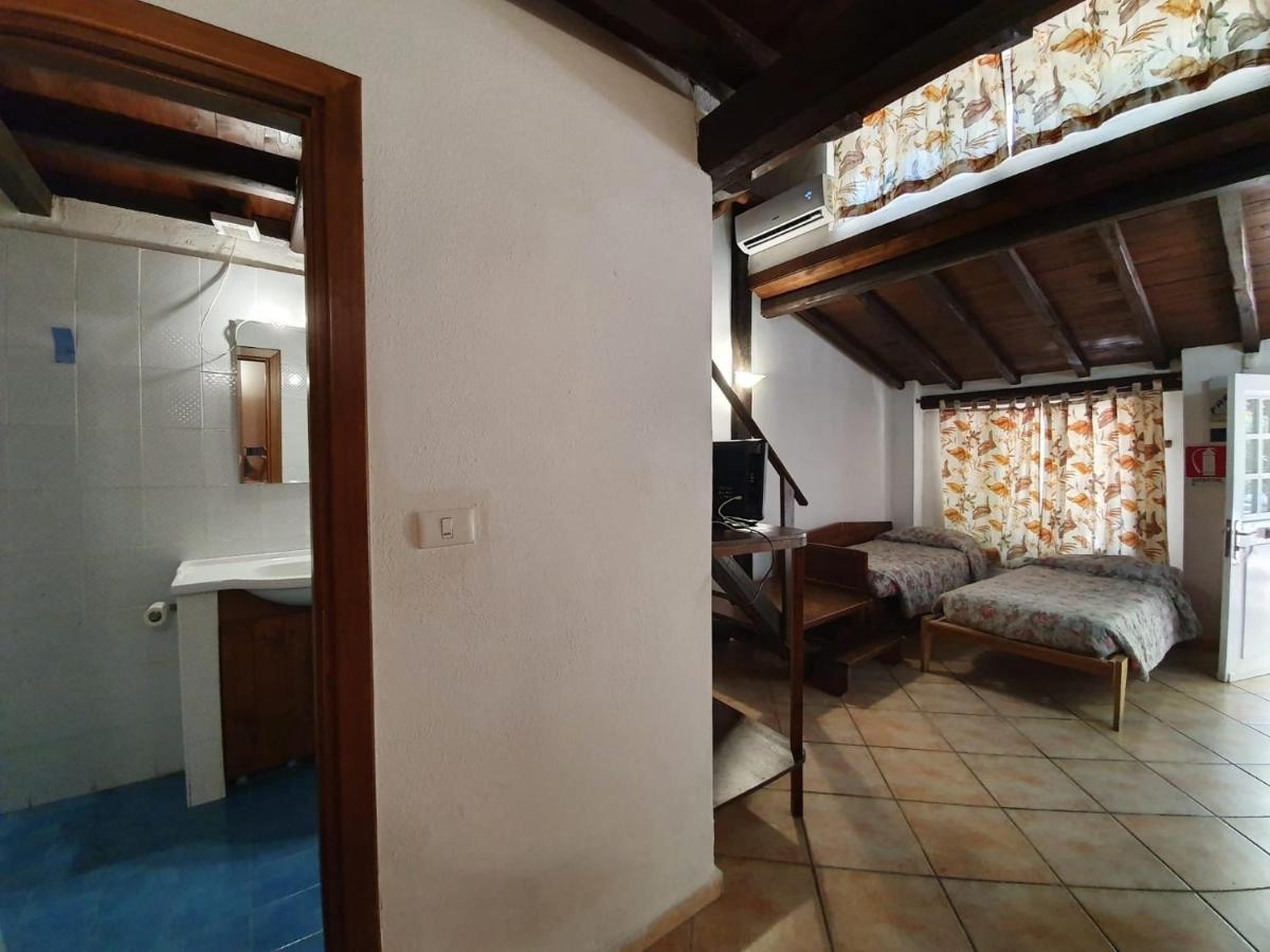 Beautiful In With Shared Swimming Pool Leilighet Roma