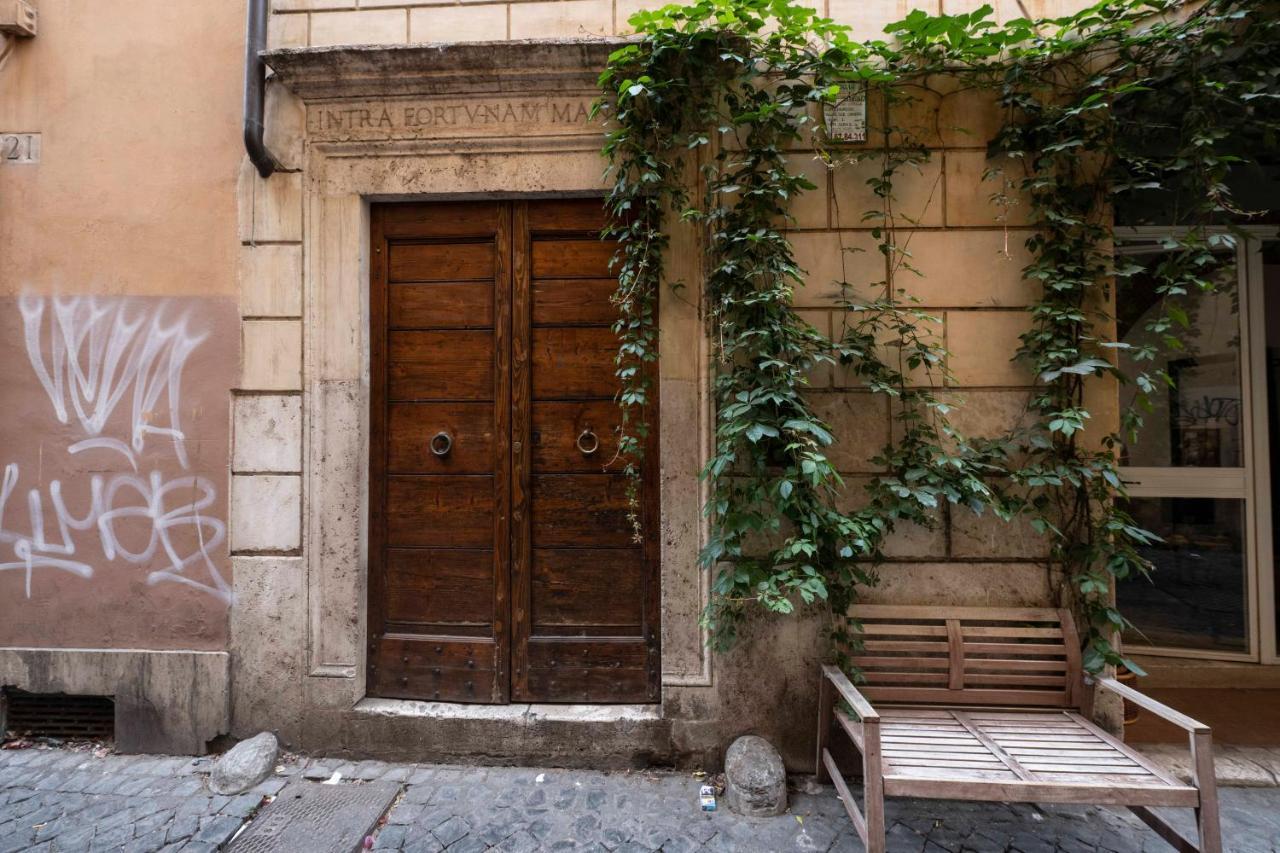 Delle Grotte - Campo De' Fiori * Roma