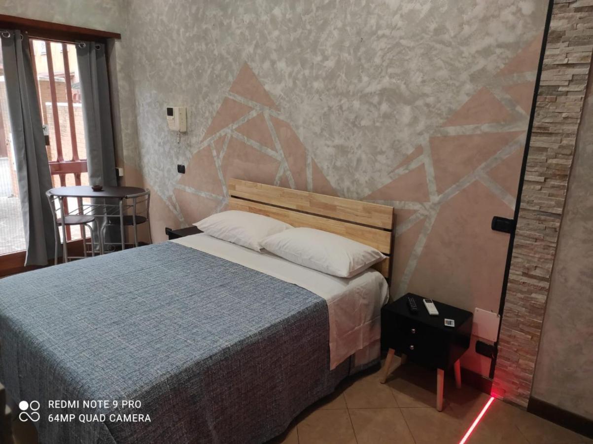 1 Apartment *