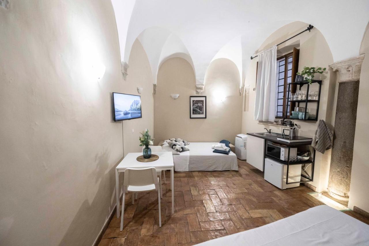 Delle Grotte - Campo De' Fiori Roma