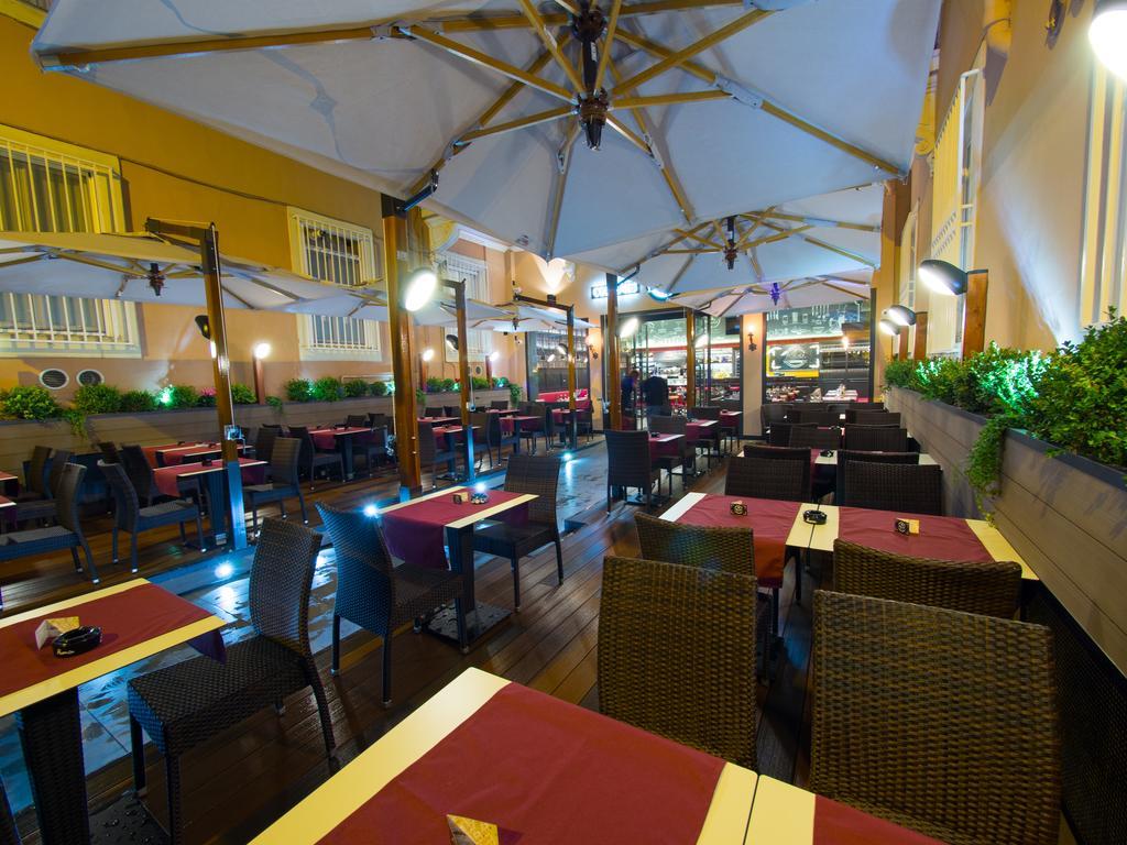 Alessandro Palace & Bar Hostal Roma