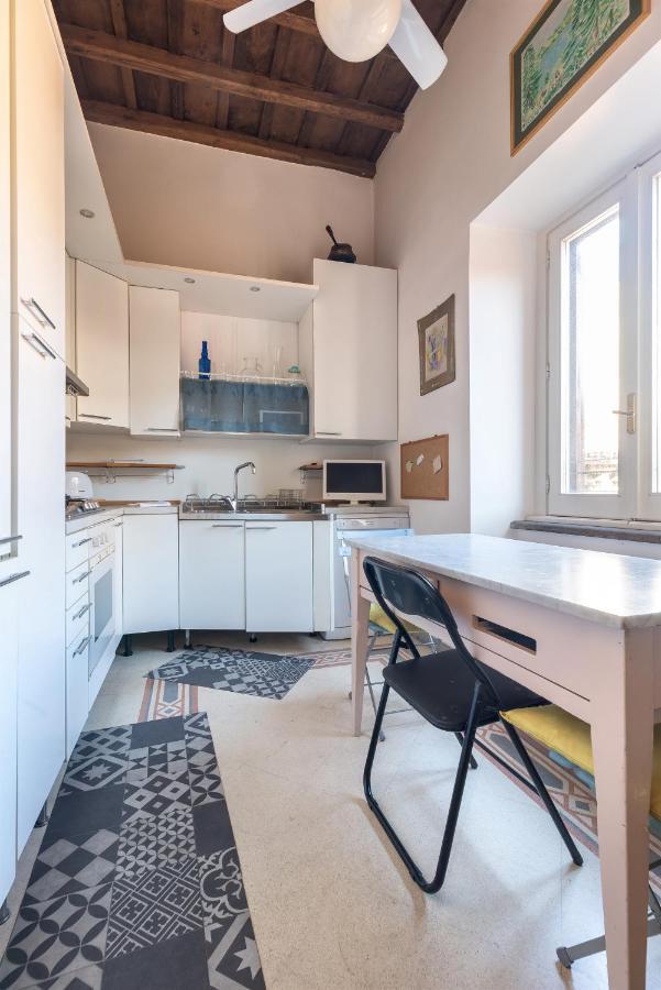 Apartment Via Del Teatro Pace *