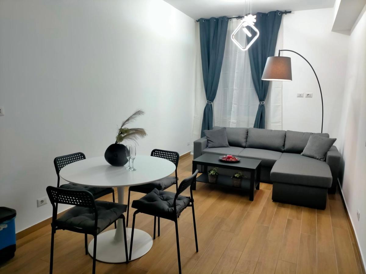 Apartamento Red Roses Domus