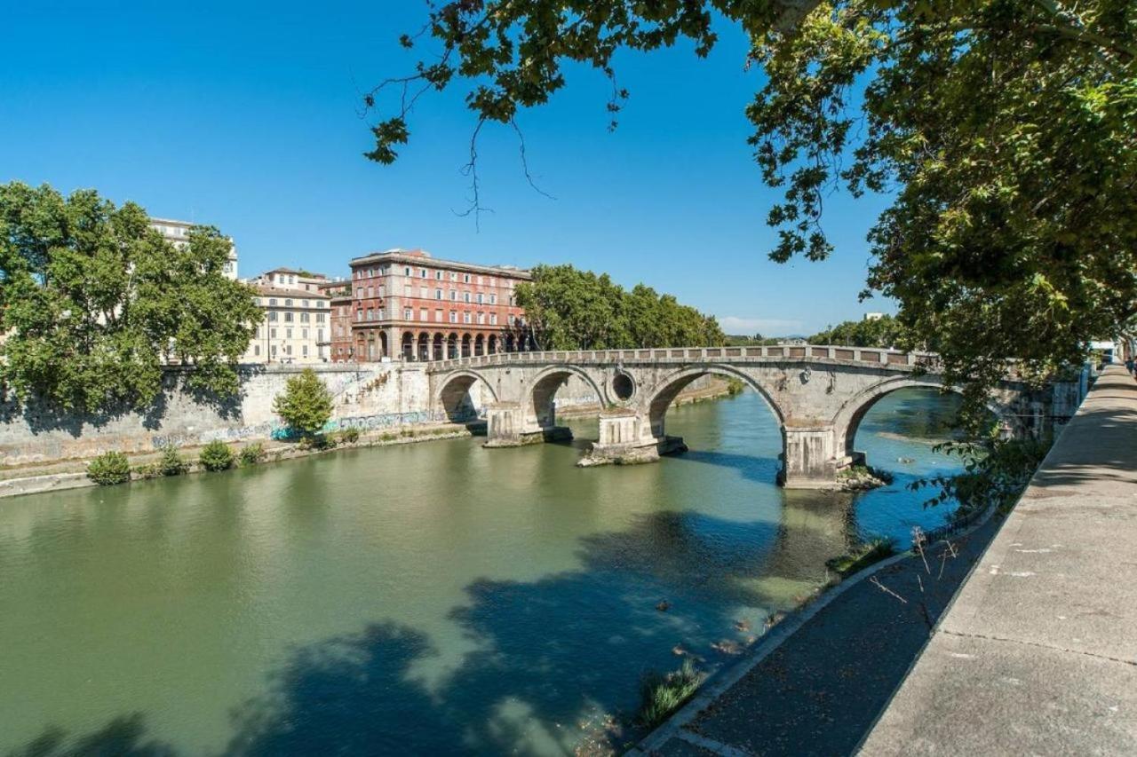 Grottini Charme Penthouse ~ Historic Center Roma