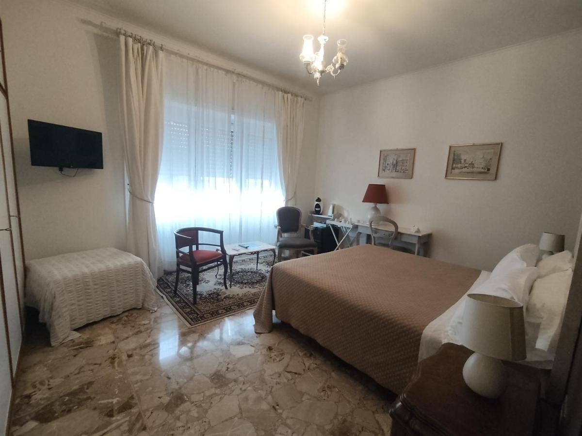 Gregory Place * Roma