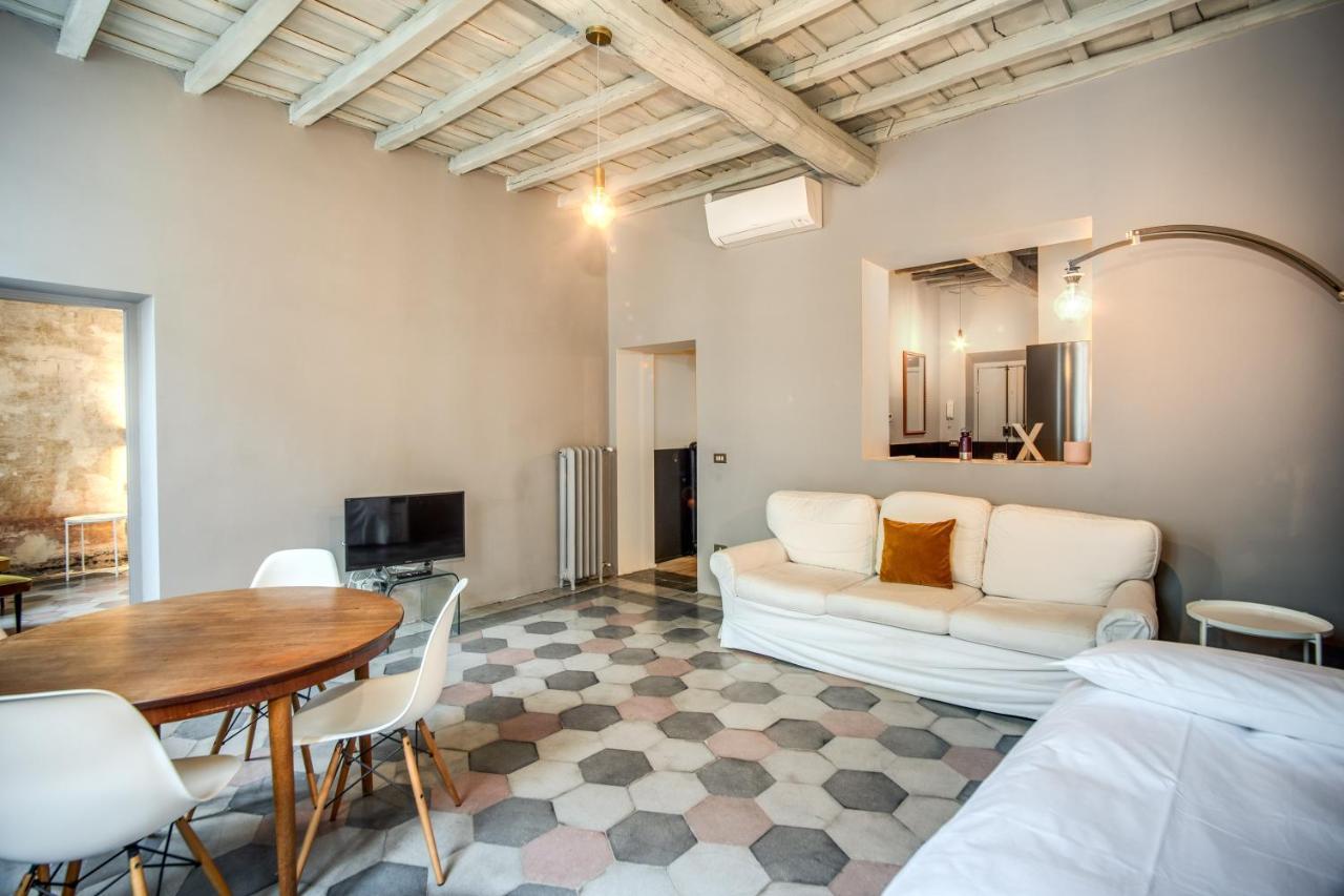 Stylish And Spacious Next To The Colosseum Apartment *