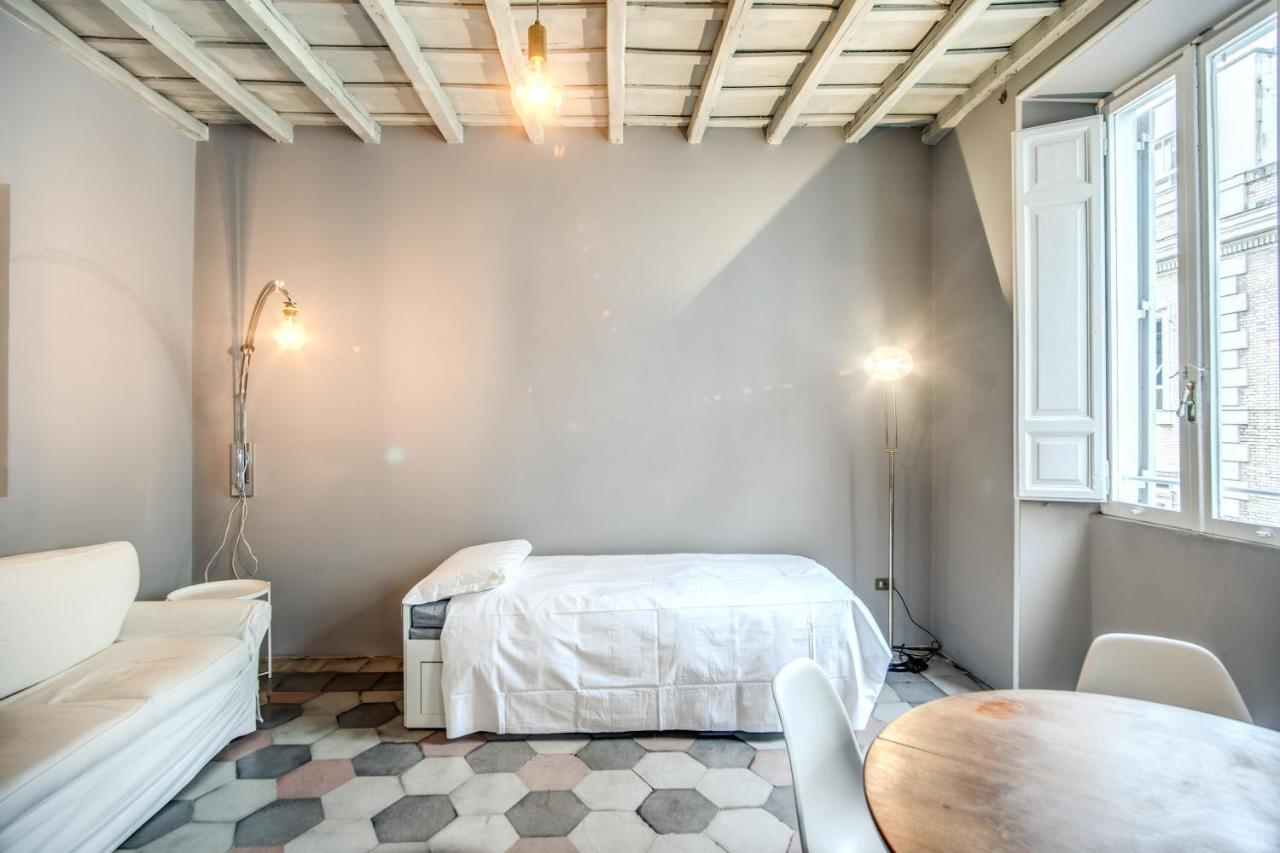 Stylish And Spacious Next To The Colosseum