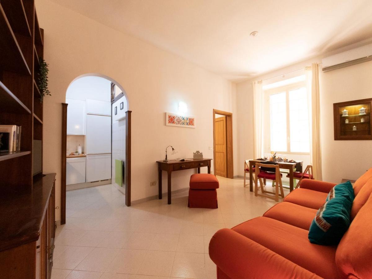 The Rent - Cozy One-bedroom Near Borghese Apartment *