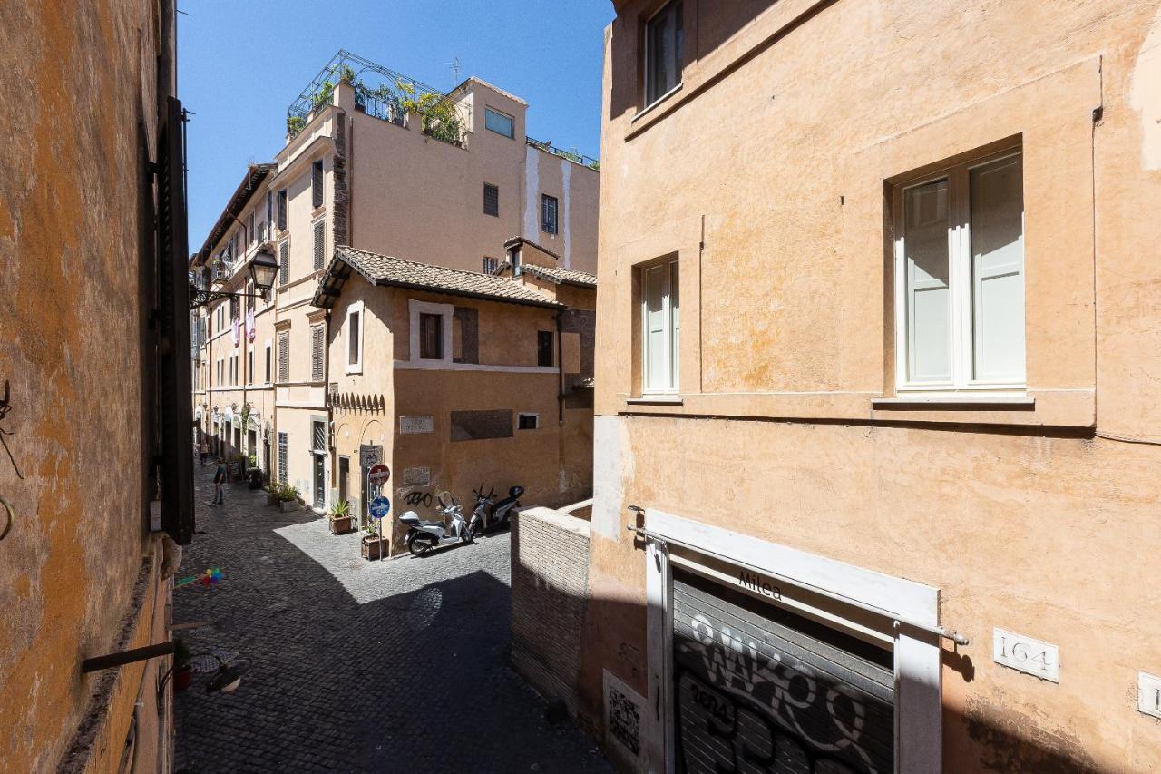Lungaretta By In * Roma