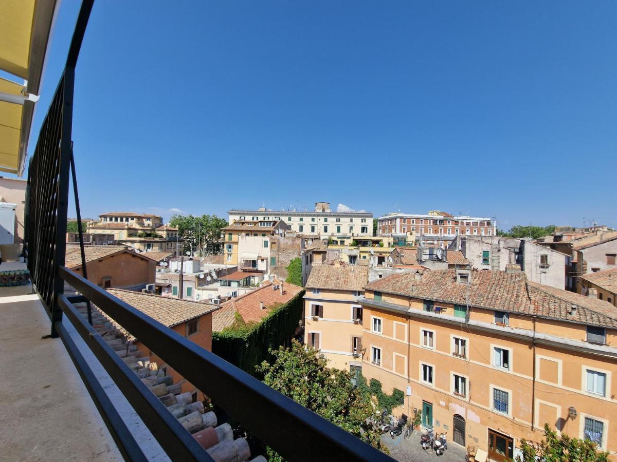 Luxury Floor In Trastevere Apartment