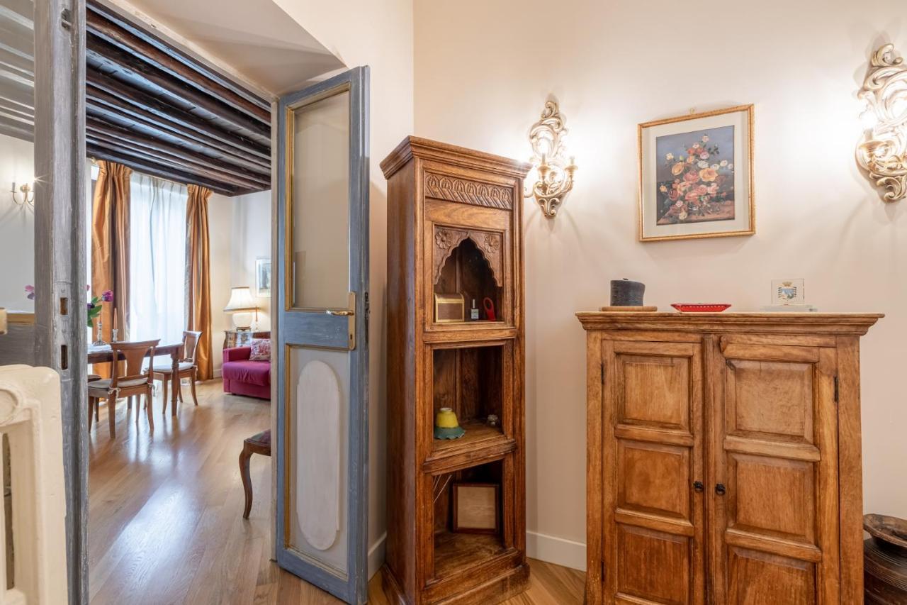 Apartment Dimora Coronari Rome