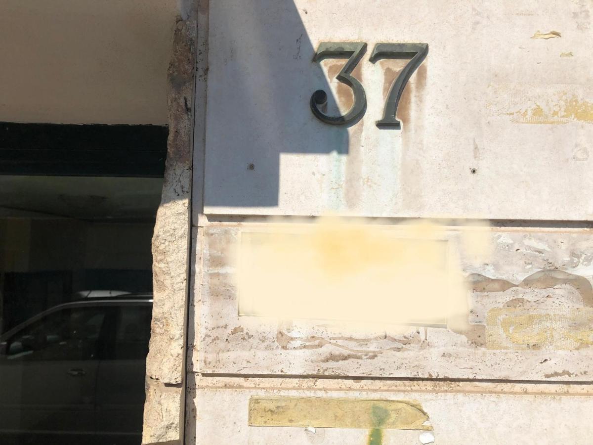 Questa Casa Non E Un Ciu-atr 9390-9 Apartamento *