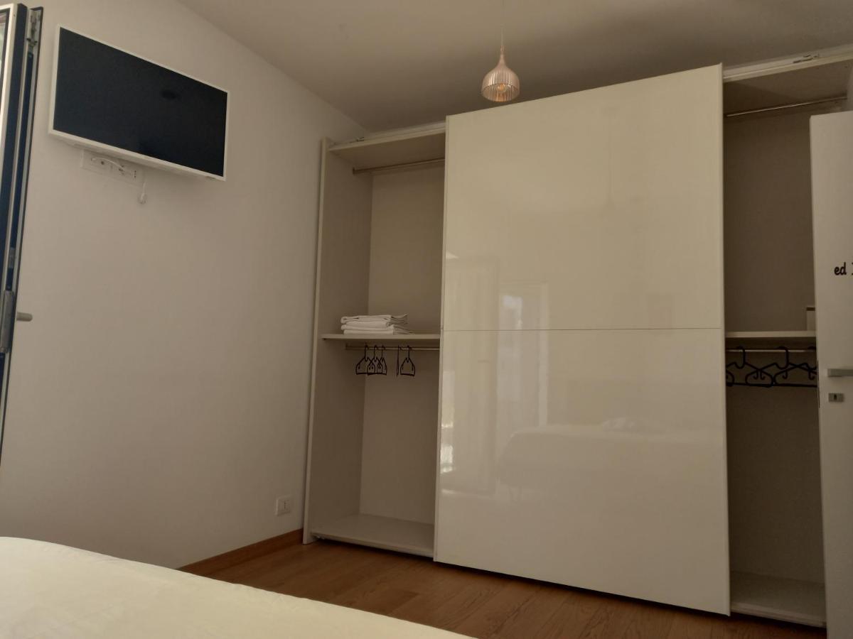Apartment Living Int 2