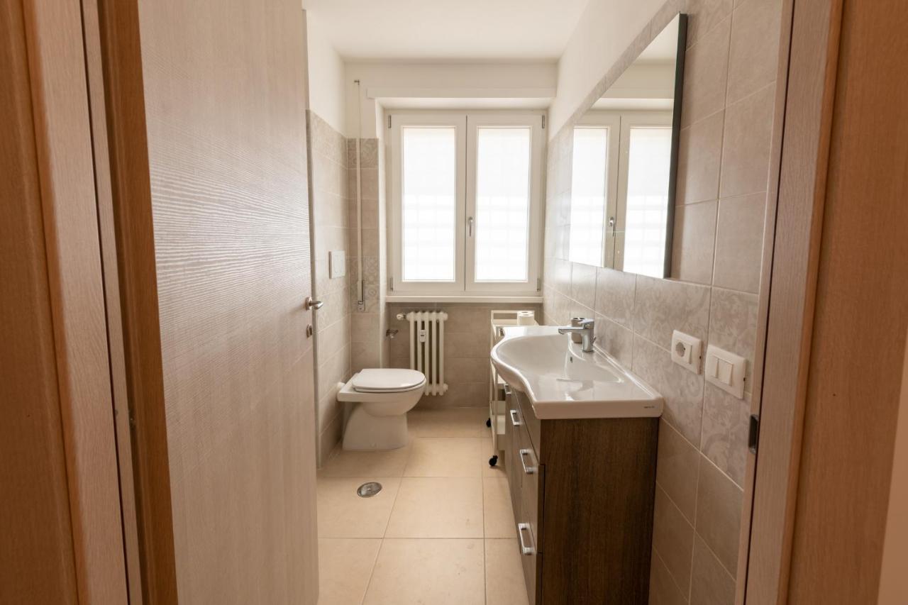 Casa Rosa Beige E Blu Roma