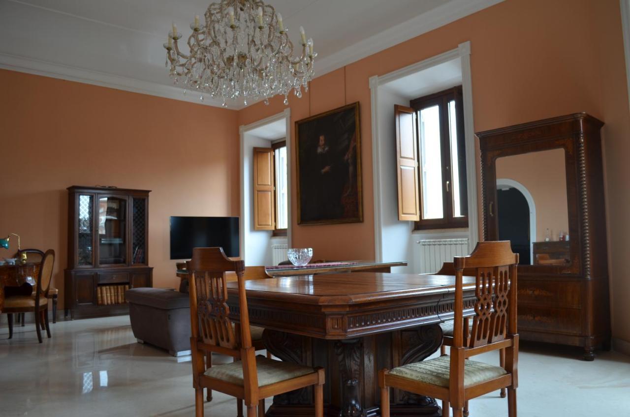 Elegante Nel Centro Di Apartamento Roma